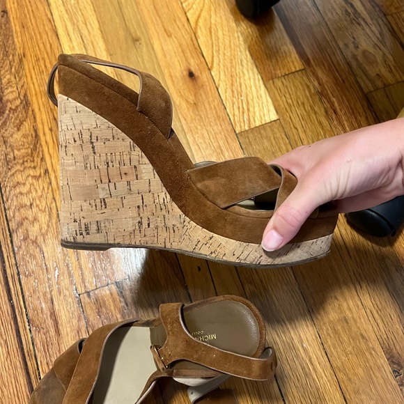 Michael kors brown wedges - Picture 9 of 10